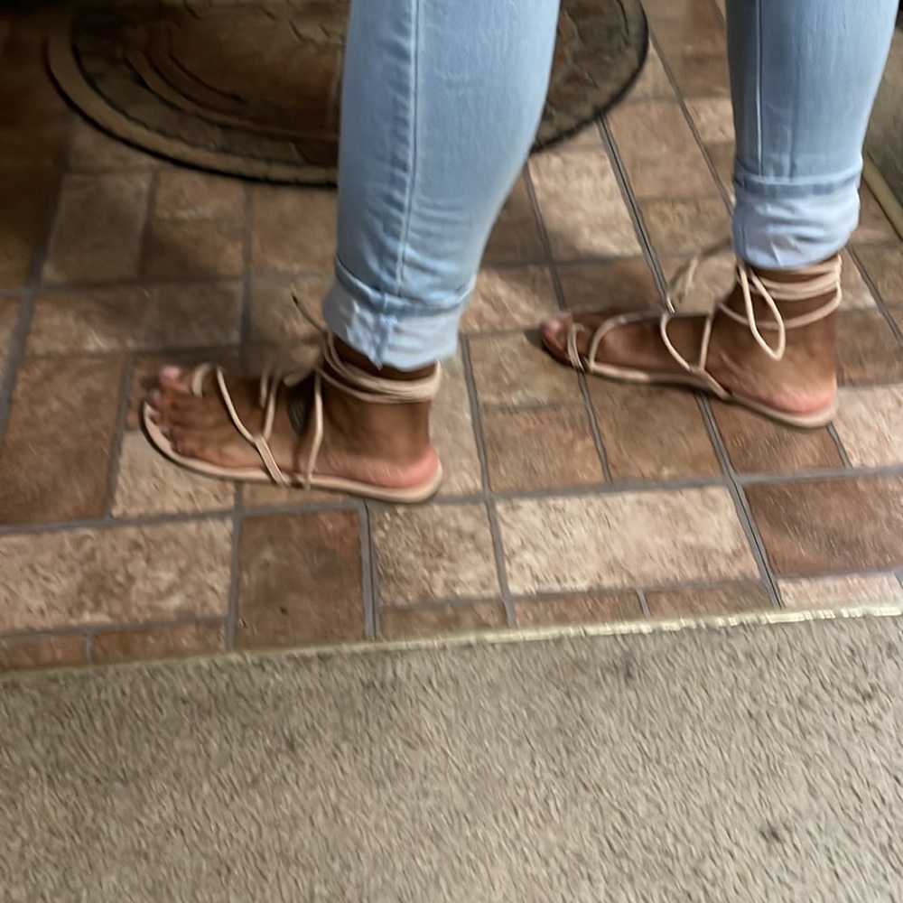 Sandles - Picture 4 of 4